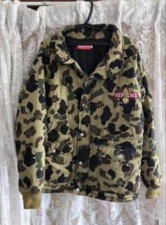 Supreme ダウンジャケット カモフラージュ柄 ワッペン付きのサムネイル