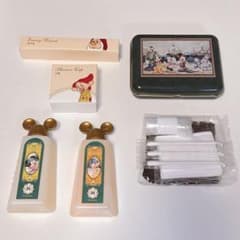 Travel shampoo set with Mickey Mouse-shaped cap