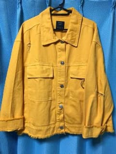 イエロー デニムジャケット Bershka Mサイズのサムネイル