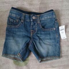 ぴぃ様専用BabyGap デニムショートパンツのサムネイル