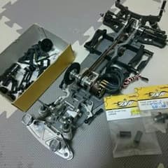 【値下げします】エンルート JXR２駆仕様 アンプ、モーター付き。ドリフトのサムネイル