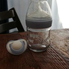 ヌーク哺乳瓶　おしゃぶりのサムネイル