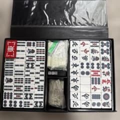 麻雀牌セット 136枚 状態かなりいいですのサムネイル