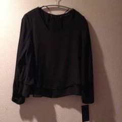 ZARA トップス 新品✨値下げ✨のサムネイル