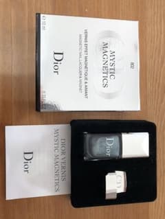 Dior ネイルのサムネイル