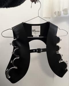 noir kei ninomiya ブラックがま口 ベスト ハーネス Sサイズ m88596222504_1.jpg?1773651216