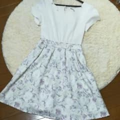 花柄ワンピース新品のサムネイル