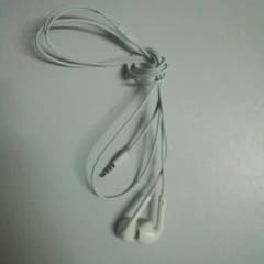 iPodタッチ付属のイヤホンのサムネイル