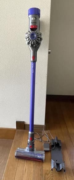 Dyson ダイソン V7 コードレス掃除機 本体　ジャンク品 ダイソンコードレスクリーナー Dyson V7 fluffy (ジャンク品) - メルカリ