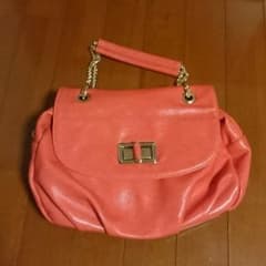 キレイな赤色のバッグ☆のサムネイル
