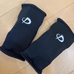 バレーボール　肘サポーターのサムネイル