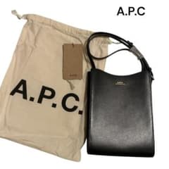 ☆新品未使用☆A.P.C ジェイミー ネックポーチ ブラック 黒 - メルカリ