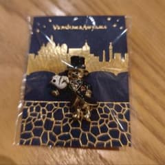 Vendome Aoyama 金色ピンバッジのサムネイル
