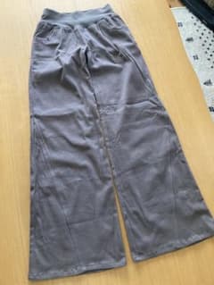 HUG U ワイドパンツ M 新品未使用のサムネイル