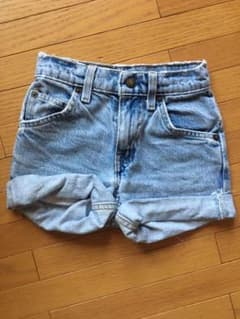 リーバイス　デニム　ショートパンツ　子供用　女の子のサムネイル