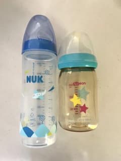 哺乳瓶　2つのサムネイル