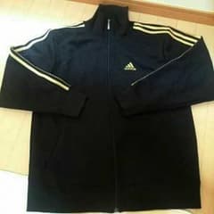 adidasのサムネイル