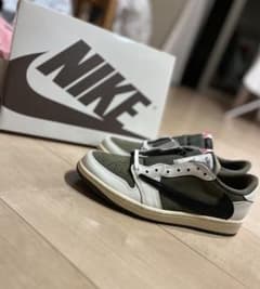 Travis Scott x Nike Air Jordan 1 Low OGのサムネイル