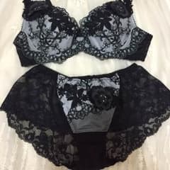 サルート  ブラのサムネイル