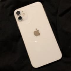 Apple iPhone 11 ホワイト ひび割れありのサムネイル