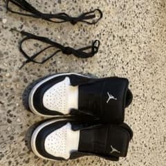 NIKE Air Jordan 1 Low Black Whiteのサムネイル