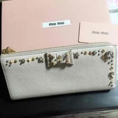 miu miu♡スタッズリボン長財布のサムネイル