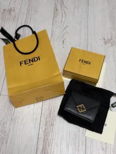 FENDI 三つ折り財布