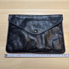 IL BISONTE レザー クラッチバッグ ブラックのサムネイル