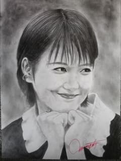 鉛筆画 浜辺美波さん サイン入り 鉛筆画 浜辺美波さん サイン入り - メルカリ