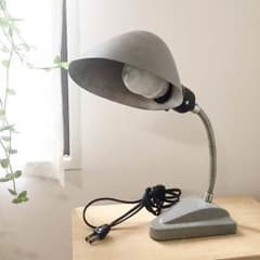 工業系 おしゃれな卓上ライト(白熱灯とLEDライトつき)のサムネイル