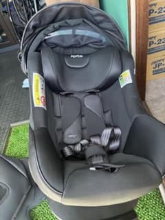 Aprica クルリラ ビッテX プロテクト チャイルドシート ブラック 中古 