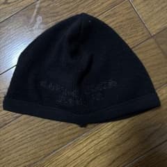 黒のニット帽・ビーニーのサムネイル