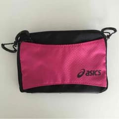 お値下げ中！asics ランニング ポシェットのサムネイル