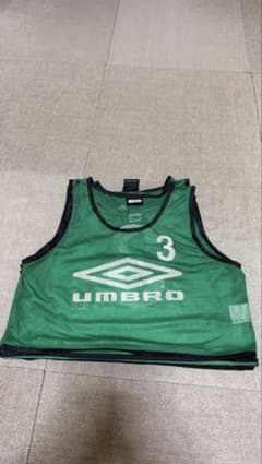 アンブロ(UMBRO)の子ども用ビブス　グリーン　7枚セットのサムネイル