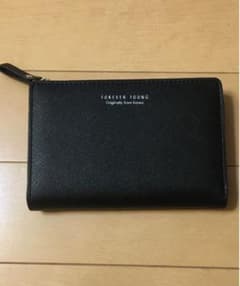 値下げしました‼️二つ折り財布のサムネイル