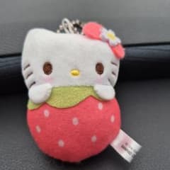 Sanrio Hello Kitty Strawberry Mascot - メルカリ