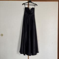 黒いロングドレス ストラップ付きのサムネイル