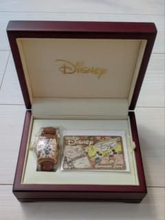 Disney ミッキーマウス 腕時計 専用木製ケース付きのサムネイル