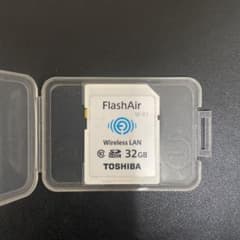 TOSHIBA 東芝 flashair wifi付メモリ 32GBのサムネイル