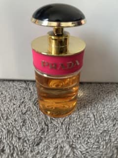 PRADA 香水 Candyのサムネイル