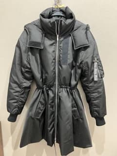 みーたん/購入時プロフ必読 miumiu ダウン　ボンバージャケットのサムネイル