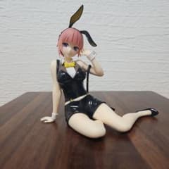 フィギュア ピンク髪の少女 バニーガールのサムネイル