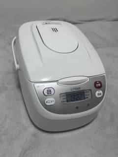 タイガー 炊飯器 5.5合炊き ホワイト 動作良好 コード付 使用2年のサムネイル