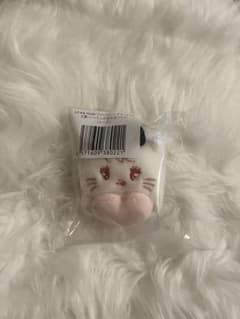 Lil ala mode ファンシー♡ブラックくじ E賞 ハートハグおかおバッジのサムネイル