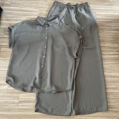 オリーブグリーン シャツとパンツのセットアップのサムネイル