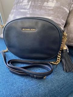 【中古美品】MICHAEL KORS ショルダーバッグ　ネイビーのサムネイル