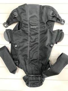 BABYBJÖRN 抱っこ紐 ブラック メッシュ（ベビーキャリアミニ）のサムネイル