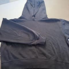 GU ブラックパーカー ショート丈 ゆったり 春先に◎