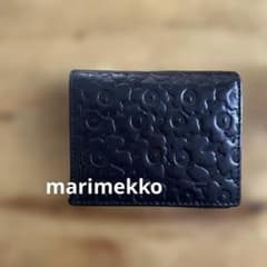 e*a様 marimekko マリメッコ ウニッコ 型押し レザー三つ折り財布 marimekkoマリメッコ折り財ブラック黒ウニッコ本革レザー型押し