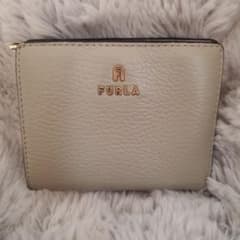 お*こ様 FURLA フルラ 2つ折り財布のサムネイル